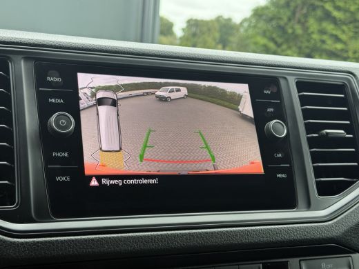 Volkswagen Crafter 35 2.0 TDI 177 PK / L3H3 / CAMERA / CRUISE / 3.5 TON TREKKEN / 3-ZITS / AIRCO / CARPLAY / GEVEERD... ActivLease financial lease