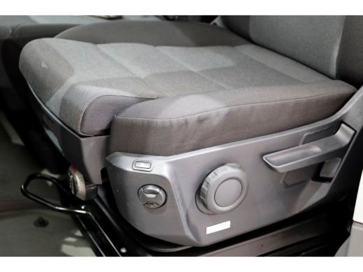 Volkswagen Crafter 35 2.0 TDI 177pk RWD L3H3 (L2H2) Airco/Navi/Trekhaak 3500kg 07-2020 ActivLease financial lease