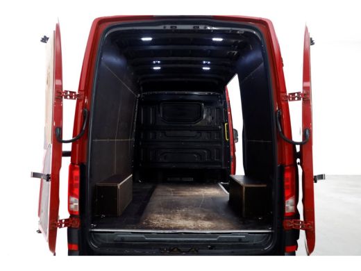 Volkswagen Crafter 35 2.0 TDI 177pk RWD L3H3 (L2H2) Airco/Navi/Trekhaak 3500kg 07-2020 ActivLease financial lease