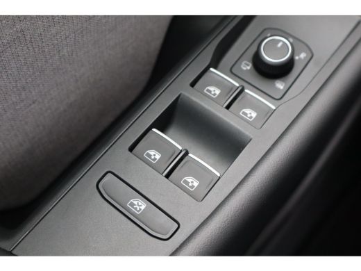 Volkswagen ID. Polo Style First Edition 52 kWh 211PK | Achteruitrij assistent | Apple Carplay/Android Auto|telefoonin... ActivLease financial lease