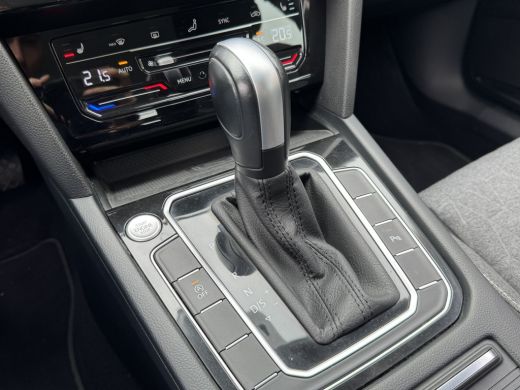 Volkswagen Passat Variant 1.5 TSI 150PK DSG BUSINESS CAMERA/NAVI/CARPLAY ActivLease financial lease
