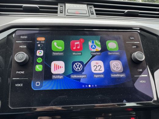 Volkswagen Passat Variant 1.5 TSI 150PK DSG BUSINESS CAMERA/NAVI/CARPLAY ActivLease financial lease