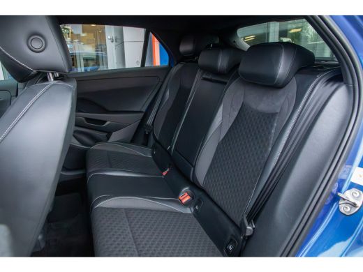 Volkswagen T-Roc 1.5 eTsi R-Line First Edition | Adaptive Cruise control | Matrix koplamen | Elektrisch bedienbare... ActivLease financial lease