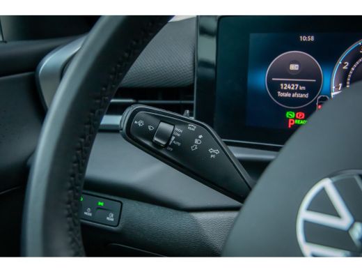 Volkswagen T-Roc 1.5 eTsi R-Line First Edition | Adaptive Cruise control | Matrix koplamen | Elektrisch bedienbare... ActivLease financial lease