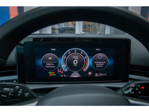 Volkswagen T-Roc 1.5 eTsi R-Line First Edition | Adaptive Cruise control | Matrix koplamen | Elektrisch bedienbare... ActivLease financial lease