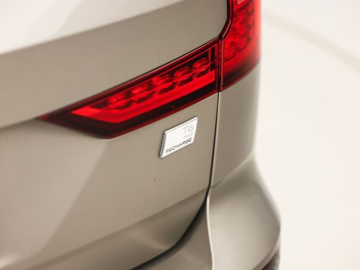 Volvo  V60 2.0 T6 Recharge AWD Inscription 340Pk Automaat (SOH 87,7% APPLE CARPLAY, GROOT NAVI, CAMERA, LEDE... ActivLease financial lease