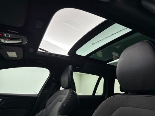 Volvo  V60 T8 Recharge Plus Dark | 18" Allseason | Trekhaak | Panoramadak | Head-Up | 360 Camera | Elektr. v... ActivLease financial lease