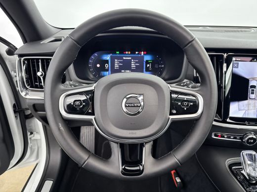 Volvo  V60 T8 Recharge Plus Dark | 18" Allseason | Trekhaak | Panoramadak | Head-Up | 360 Camera | Elektr. v... ActivLease financial lease