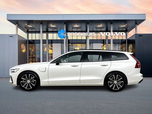 Volvo  V60 T8 Recharge Plus Dark | 18" Allseason | Trekhaak | Panoramadak | Head-Up | 360 Camera | Elektr. v... ActivLease financial lease