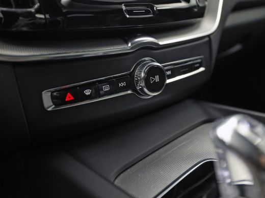 Volvo  XC60 2.0 T8 Twin Engine AWD Inscription Automaat 407Pk (SOH 91,9%, PANORAMADAK, APPLE CARPLAY, CAMERA,... ActivLease financial lease