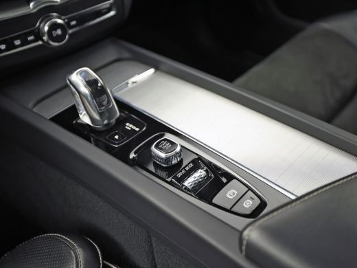 Volvo  XC60 2.0 T8 Twin Engine AWD Inscription Automaat 407Pk (SOH 91,9%, PANORAMADAK, APPLE CARPLAY, CAMERA,... ActivLease financial lease
