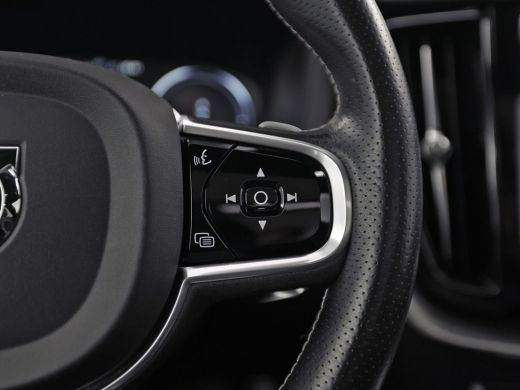 Volvo  XC60 2.0 T8 Twin Engine AWD Inscription Automaat 407Pk (SOH 91,9%, PANORAMADAK, APPLE CARPLAY, CAMERA,... ActivLease financial lease