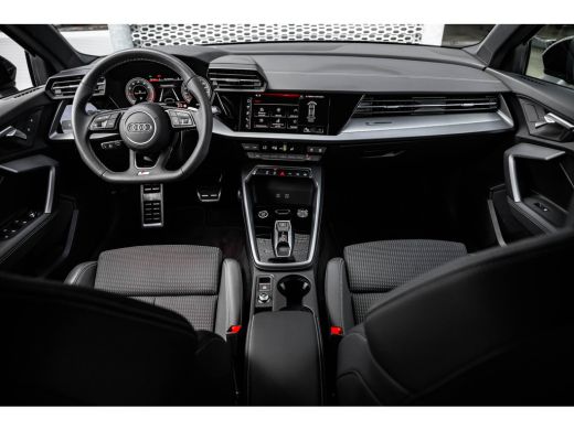 Audi A3 Limousine 30 TFSI S edition | Apple Carplay/Android Auto|telefoonintegratie premium | Extra getin... ActivLease financial lease