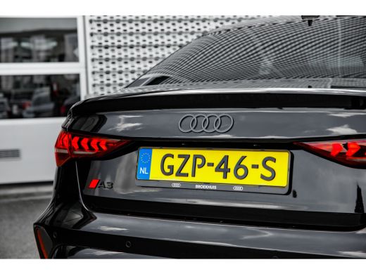 Audi A3 Limousine 30 TFSI S edition | Apple Carplay/Android Auto|telefoonintegratie premium | Extra getin... ActivLease financial lease