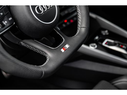 Audi A3 Limousine 30 TFSI S edition | Apple Carplay/Android Auto|telefoonintegratie premium | Extra getin... ActivLease financial lease