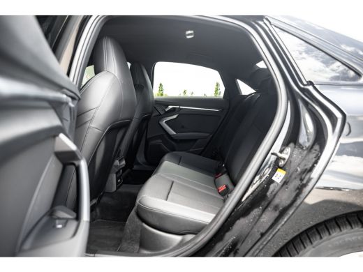 Audi A3 Limousine 30 TFSI S edition | Apple Carplay/Android Auto|telefoonintegratie premium | Extra getin... ActivLease financial lease