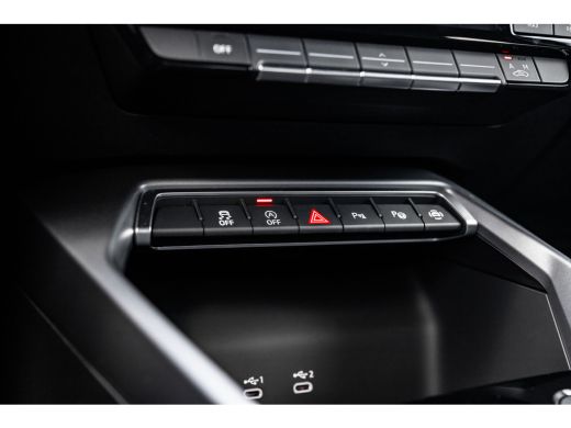 Audi A3 Limousine 30 TFSI S edition | Apple Carplay/Android Auto|telefoonintegratie premium | Extra getin... ActivLease financial lease