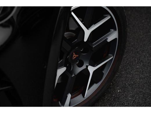 CUPRA Formentor 1.5 TSI e-Hybrid 272pk VZ Performance | Trekhaak | Leder | 360 Camera | Panoramadak | Sennheiser ActivLease financial lease