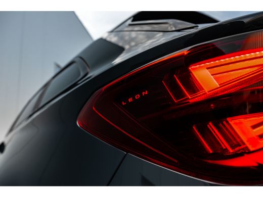 CUPRA Leon Sportstourer 1.5 TSI 272PK PHEV e-Hybrid VZ Performance | Achteruitrijcamera | Apple Carplay/Android Auto|tele... ActivLease financial lease
