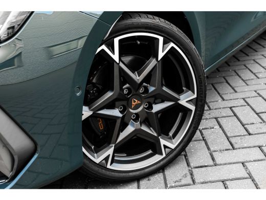 CUPRA Leon Sportstourer 1.5 TSI 272PK PHEV e-Hybrid VZ Performance | Achteruitrijcamera | Apple Carplay/Android Auto|tele... ActivLease financial lease