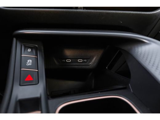 CUPRA Terramar 1.5 TSI e-Hybrid 272pk VZ Performance | Sennheiser sound System | Alcantara bekleding | Head-up d... ActivLease financial lease