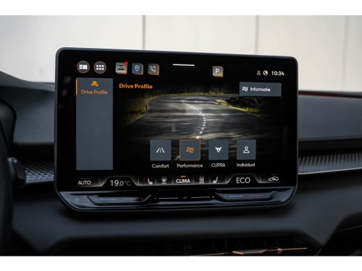 CUPRA Terramar 1.5 TSI e-Hybrid 272pk VZ Performance | Sennheiser sound System | Alcantara bekleding | Head-up d... ActivLease financial lease