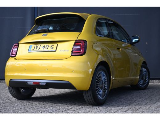 Fiat 500 1.0 Hybrid Torino Launch Edition 8 Jaar Garantie! | Navigatie | Dodehoek-Detectie | Full-LED | Pa... ActivLease financial lease
