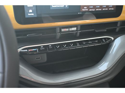 Fiat 500 1.0 Hybrid Torino Launch Edition 8 Jaar Garantie! | Navigatie | Dodehoek-Detectie | Full-LED | Pa... ActivLease financial lease