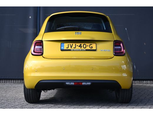 Fiat 500 1.0 Hybrid Torino Launch Edition 8 Jaar Garantie! | Navigatie | Dodehoek-Detectie | Full-LED | Pa... ActivLease financial lease