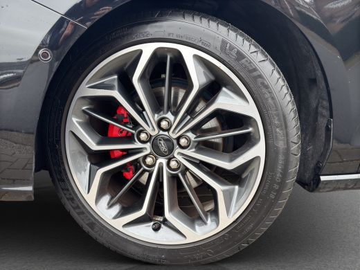 Ford Focus Wagon 1.0 Hybrid ST Line X | Pano | Winter Pack | Adap. Cruise | Navigatie | Carplay ActivLease financial lease