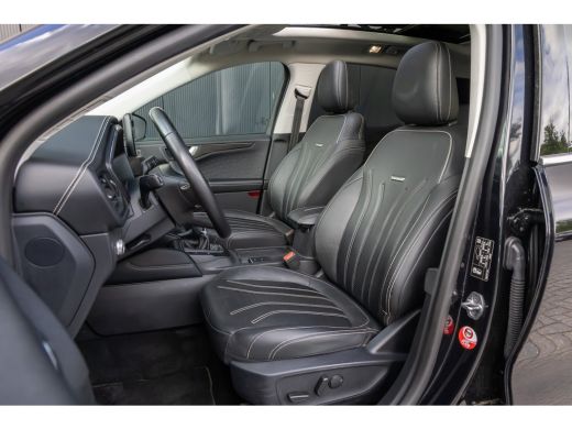 Ford Kuga 1.5 EcoBoost Vignale | Full options | Incl. Trekhaak | Panoramadak | 1800kg trekgewicht ActivLease financial lease