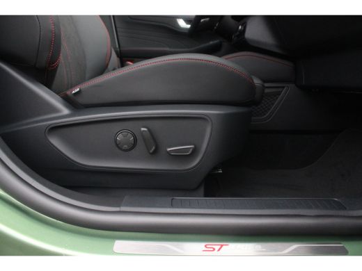 Ford Kuga 2.5 PHEV ST-Line X | Black Pack! | Wegklap Trekhaak | Pano-dak | ALLE opties! ActivLease financial lease