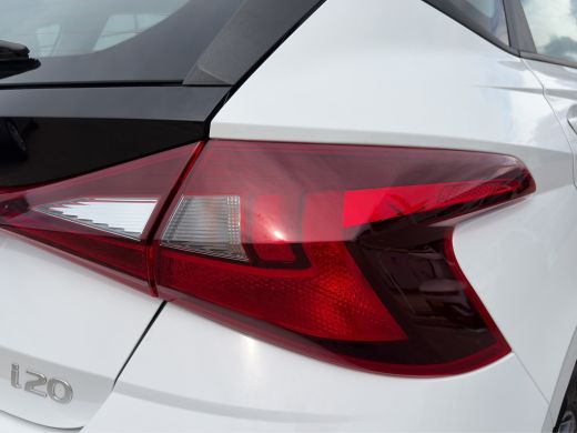 Hyundai i20 1.0 T-GDI 100pk Comfort | Airco | Camera | Carplay | Cruise control | Dodehoek detectie | Navigat... ActivLease financial lease