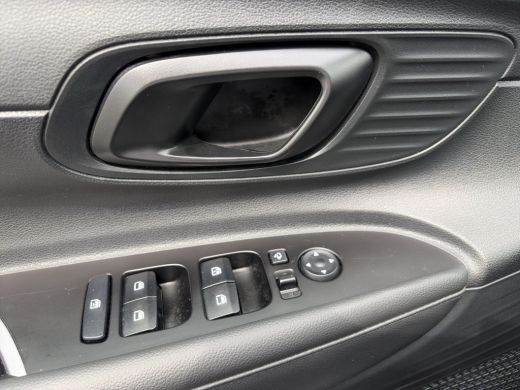 Hyundai i20 1.0 T-GDI 100pk Comfort | Airco | Camera | Carplay | Cruise control | Dodehoek detectie | Navigat... ActivLease financial lease