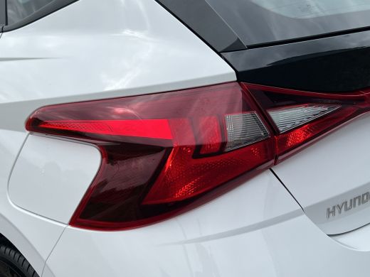 Hyundai i20 1.0 T-GDI 100pk Comfort | Airco | Camera | Carplay | Cruise control | Dodehoek detectie | Navigat... ActivLease financial lease