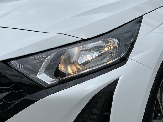 Hyundai i20 1.0 T-GDI 100pk Comfort | Airco | Camera | Carplay | Cruise control | Dodehoek detectie | Navigat... ActivLease financial lease