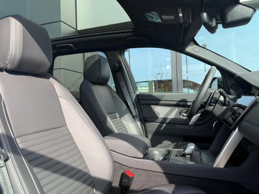 Land Rover Discovery Sport P270e Dynamic SE | Pano | Black Pack | Cold Climate | 360gr Camera | 20 Inch | Volgsysteem klasse 5 ActivLease financial lease