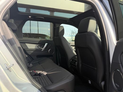 Land Rover Discovery Sport P270e Dynamic SE | Pano | Black Pack | Cold Climate | 360gr Camera | 20 Inch | Volgsysteem klasse 5 ActivLease financial lease