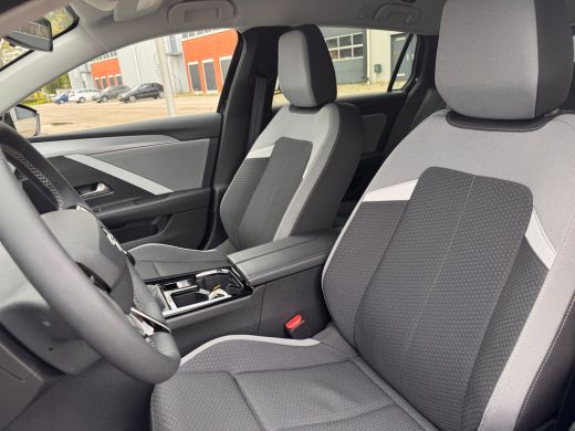 Opel Astra Sports Tourer 1.2 Turbo Business Edition 130PK | Camera | Navigatie | Stoel/stuurverwarming | Cru... ActivLease financial lease