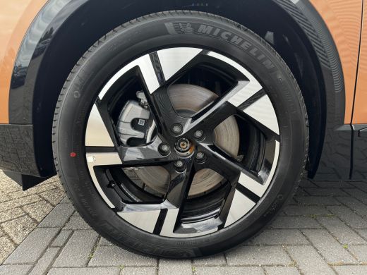 Opel Grandland Ultimate | 7,4 kW boordlader | Draadloze telefoonlader (Inductie) | Elektronische klimaatregeling... ActivLease financial lease