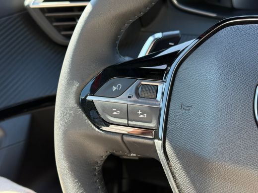 Peugeot 2008 1.2 Hybrid 145 Allure 360 camera | Keyless | Adaptive cruise control | Apple carplay & Android auto ActivLease financial lease
