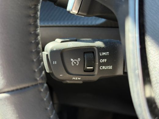 Peugeot 2008 1.2 Hybrid 145 Allure 360 camera | Keyless | Adaptive cruise control | Apple carplay & Android auto ActivLease financial lease