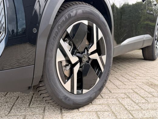 Peugeot 2008 GT 1.2 Hybrid VOORRAADACTIE | 8 JAAR FABRIEKSGARANTIE  | 17'' Lichtmetalen velgen KARAKOY | Clima... ActivLease financial lease