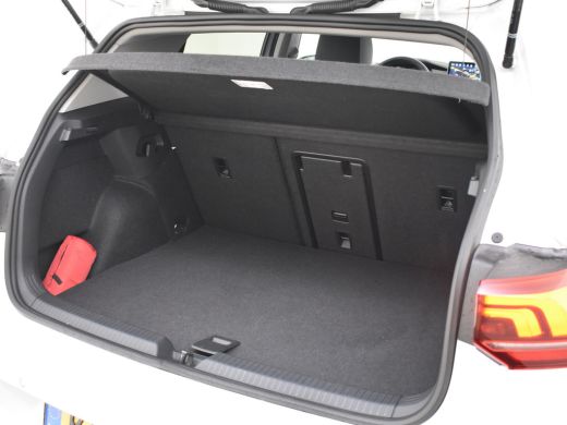 Volkswagen Golf 1.5 eHybrid Style Edition 204PK DSG/AUTO | Verlichte Gril l Elektr. Stoelen met geheugen l Camera... ActivLease financial lease