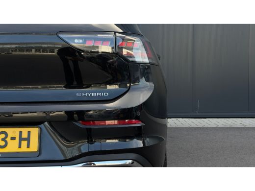 Volkswagen Golf 1.5 eHybrid Style Edition | Panoramadak | Camera | Elektrische stoel | Dodehoek Detectie | ActivLease financial lease