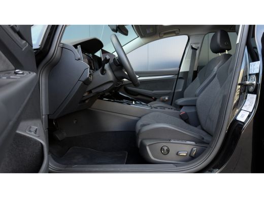 Volkswagen Golf 1.5 eHybrid Style Edition | Panoramadak | Camera | Elektrische stoel | Dodehoek Detectie | ActivLease financial lease