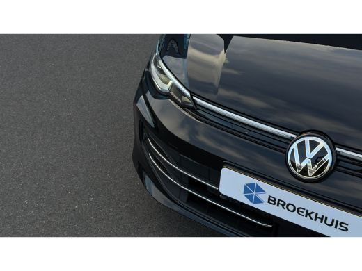 Volkswagen Golf 1.5 eHybrid Style Edition | Panoramadak | Camera | Elektrische stoel | Dodehoek Detectie | ActivLease financial lease