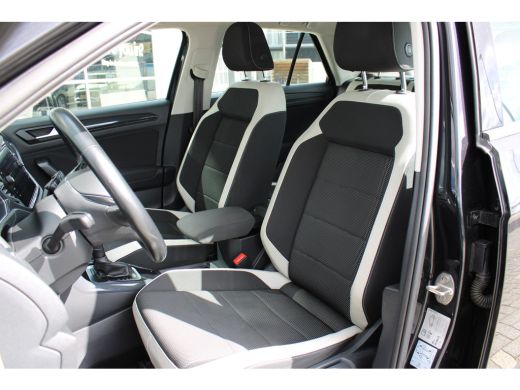 Volkswagen T-Roc 1.5 TSI Sport | AUTOMAAT | Navigatie | Adaptieve Cruise Control | Bluetooth | Climate Control | |... ActivLease financial lease