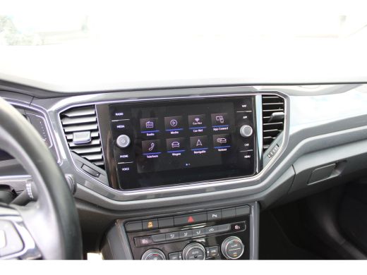Volkswagen T-Roc 1.5 TSI Sport | AUTOMAAT | Navigatie | Adaptieve Cruise Control | Bluetooth | Climate Control | |... ActivLease financial lease