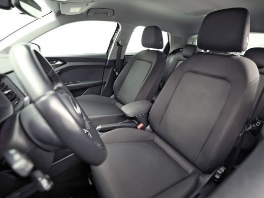 Audi A1 Sportback Sportback 30 TFSI Sport Automaat (APPLE CARPLAY, VIRTUAL DASHBOARD, GROOT NAVI, STOELVERWARMING, ... ActivLease financial lease